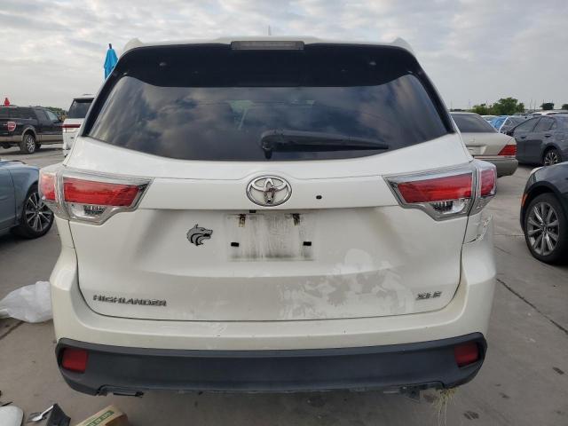 5TDKKRFHXFS059342 - 2015 TOYOTA HIGHLANDER XLE WHITE photo 6
