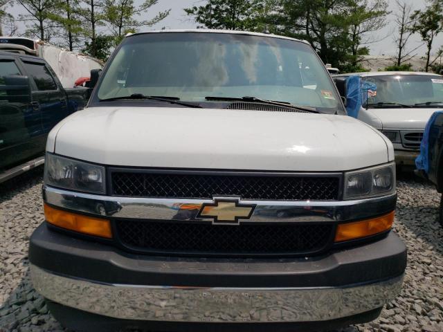 1GAZGPFG4J1209388 - 2018 CHEVROLET EXPRESS G3 LT WHITE photo 5