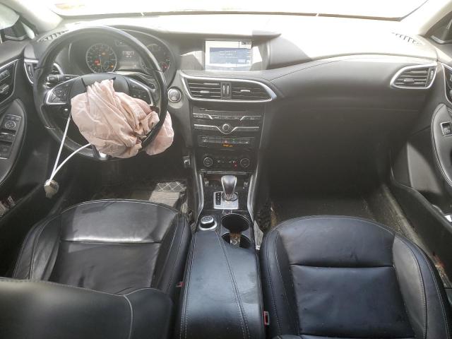 SJKCH5CR5JA042511 - 2018 INFINITI QX30 BASE Schwarz Foto 8