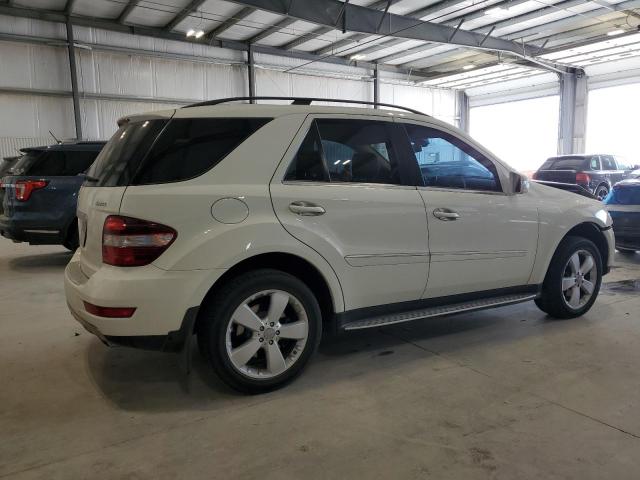 4JGBB8GB2BA739291 - 2011 MERCEDES-BENZ ML 350 4MATIC WHITE photo 3