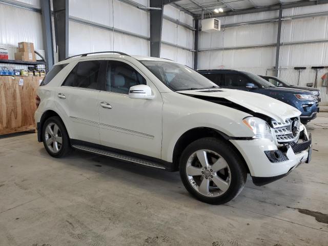 4JGBB8GB2BA739291 - 2011 MERCEDES-BENZ ML 350 4MATIC WHITE photo 4