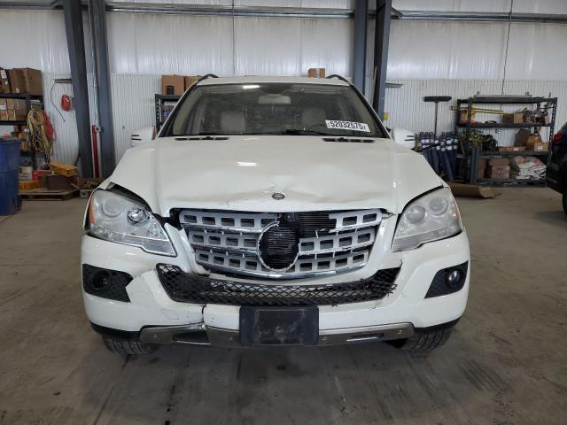 4JGBB8GB2BA739291 - 2011 MERCEDES-BENZ ML 350 4MATIC WHITE photo 5