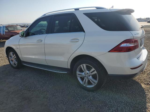 4JGDA5HB9CA094553 - 2012 MERCEDES-BENZ ML 350 4MATIC WHITE photo 2