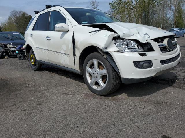 4JGBB22E58A359210 - 2008 MERCEDES-BENZ ML 320 CDI WHITE photo 4