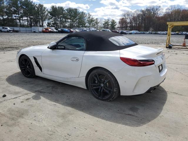 WBAHF3C09MWX24087 - 2021 BMW Z4 SDRIVE30I WHITE photo 2