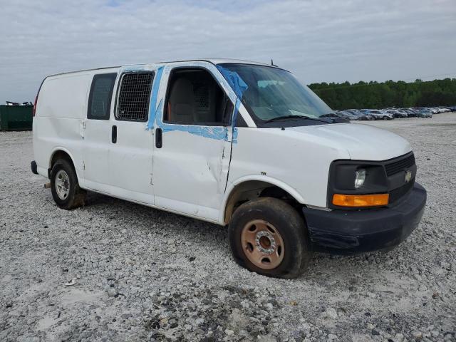 1GCWGFCF4F1230250 - 2015 CHEVROLET EXPRESS G2 WHITE photo 4