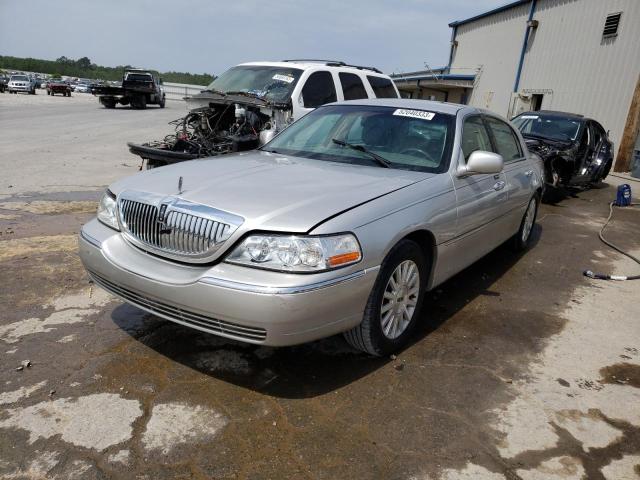 1LNHM81W33Y658258 - 2003 LINCOLN TOWN CAR EXECUTIVE SILVER photo 1