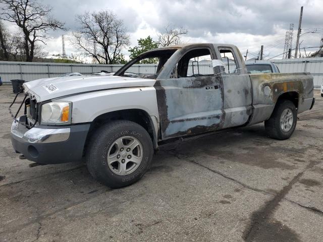 2005 DODGE DAKOTA SLT, 