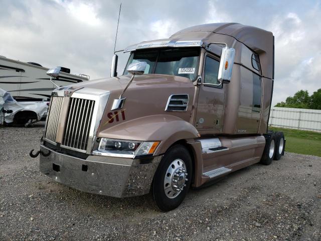 5KJJBHDR1JLJM9445 - 2018 WESTERN STAR/AUTO CAR 5700 XE BROWN photo 2