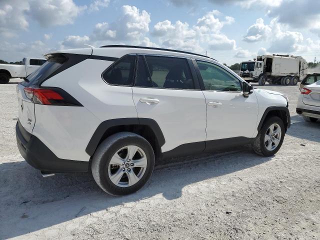 JTMA1RFV1KD024487 - 2019 TOYOTA RAV4 XLE PREMIUM WHITE photo 3