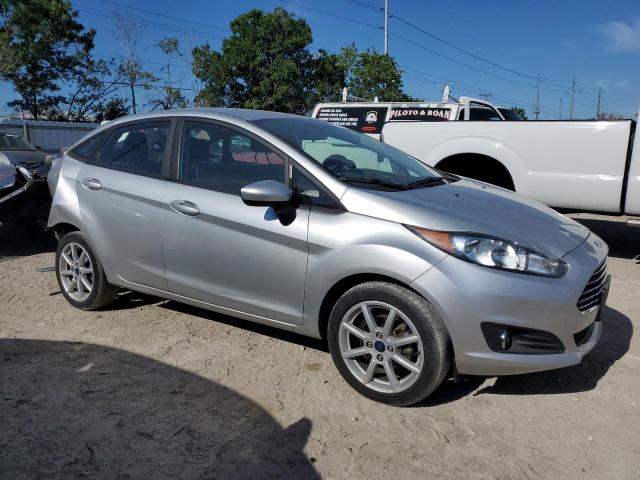 3FADP4BJ6KM133118 - 2019 FORD FIESTA SE SILVER photo 4