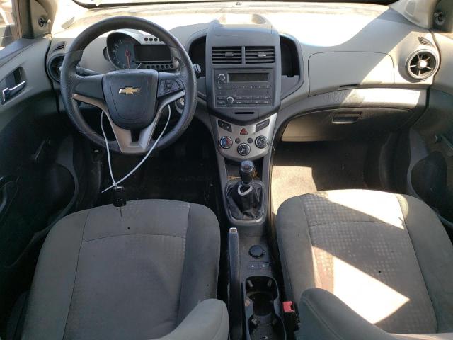 1G1JB6SG5D4193104 - 2013 CHEVROLET SONIC LS ნაცრისფერი ფოტო 8