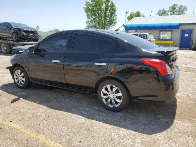 3N1CN7AP3JL884607 - 2018 NISSAN VERSA S BLACK photo 2