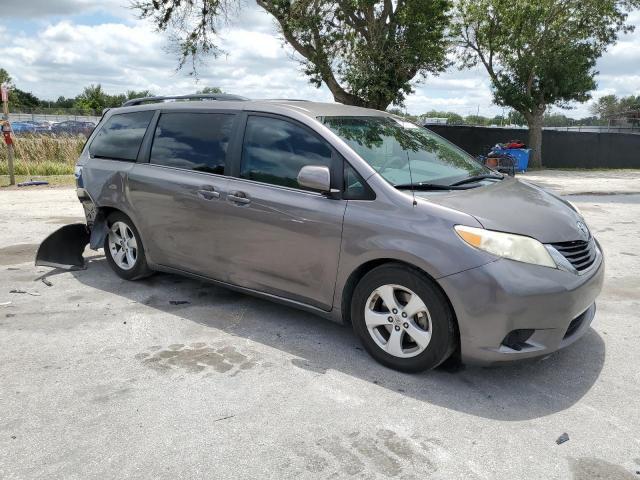 5TDKK3DC3DS404390 - 2013 TOYOTA SIENNA LE GRAY photo 4