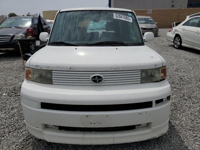 JTLKT324564045927 - 2006 TOYOTA SCION XB WHITE photo 5