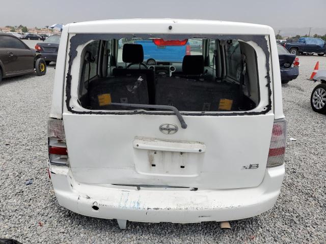 JTLKT324564045927 - 2006 TOYOTA SCION XB WHITE photo 6