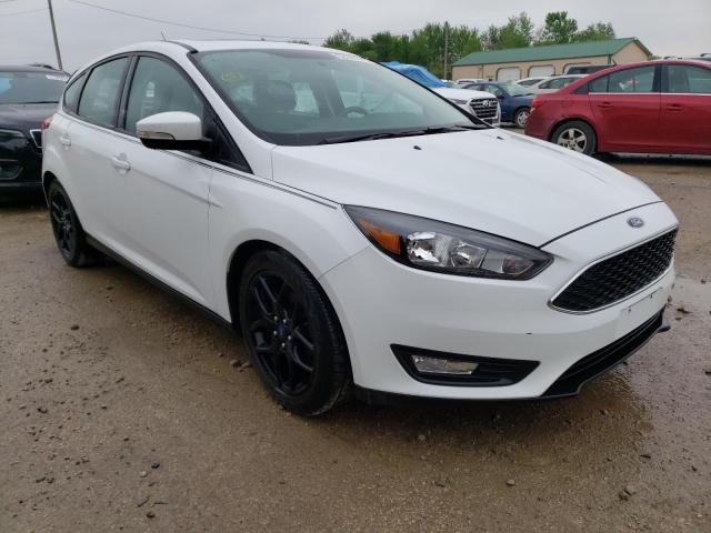 1FADP3K21GL299199 - 2016 FORD FOCUS SE WHITE photo 4