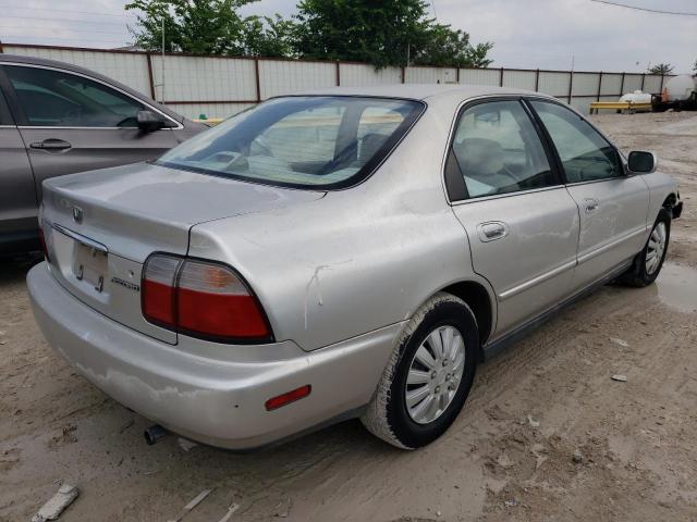 1HGCD5697TA272291 - 1996 HONDA ACCORD VALUE SILVER photo 3