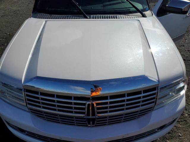 5LMJJ2J57BEJ00733 - 2011 LINCOLN NAVIGATOR WHITE photo 12