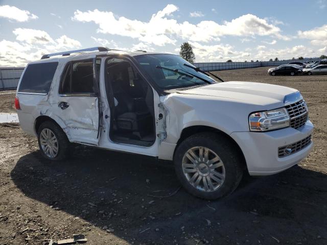 5LMJJ2J57BEJ00733 - 2011 LINCOLN NAVIGATOR WHITE photo 4
