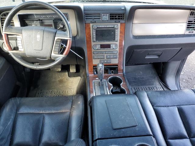 5LMJJ2J57BEJ00733 - 2011 LINCOLN NAVIGATOR WHITE photo 8
