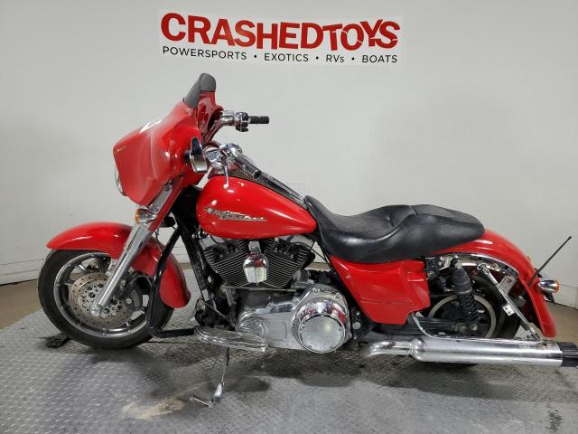 1HD1KB413AB611092 - 2010 HARLEY-DAVIDSON FLHX RED photo 3