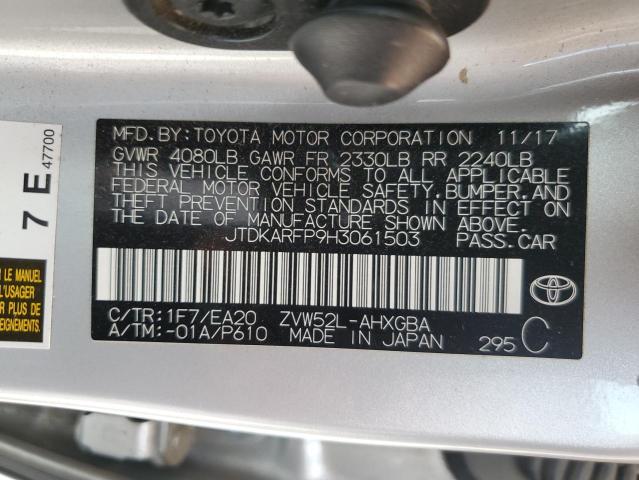 JTDKARFP9H3061503 - 2017 TOYOTA PRIUS PRIM 银色 照片 12