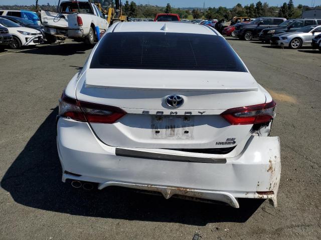 4T1S31AKXNU580357 - 2022 TOYOTA CAMRY NIGHT SHADE WHITE photo 6