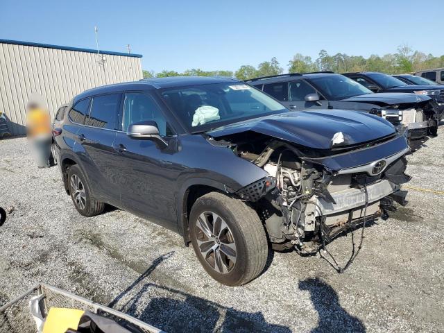 5TDGZRBH6MS146742 - 2021 TOYOTA HIGHLANDER XLE 灰色 照片 4
