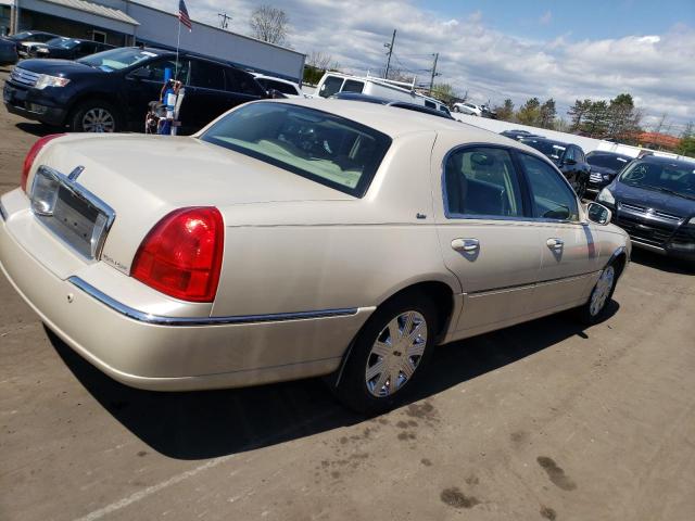 1LNHM83W03Y601528 - 2003 LINCOLN TOWN CARTIER TAN photo 3