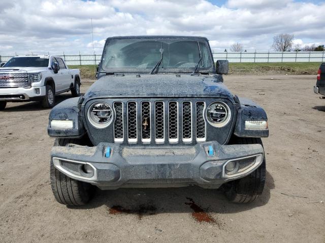 1C4JJXP66NW160800 - 2022 JEEP WRANGLER U SAHARA 4XE BLACK photo 5