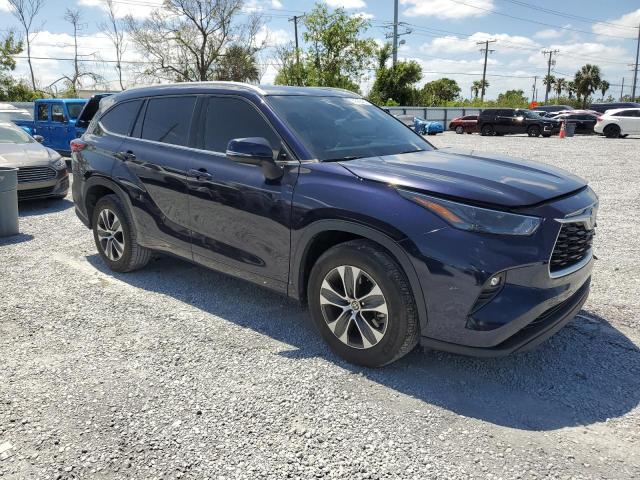 5TDGZRAH4NS102001 - 2022 TOYOTA HIGHLANDER XLE 蓝色 照片 4
