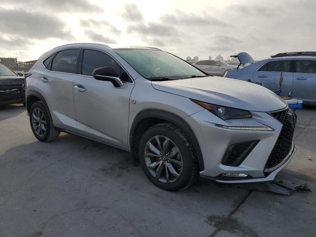 JTJYARBZ2K2130284 - 2019 LEXUS NX 300 BASE 银色 照片 4