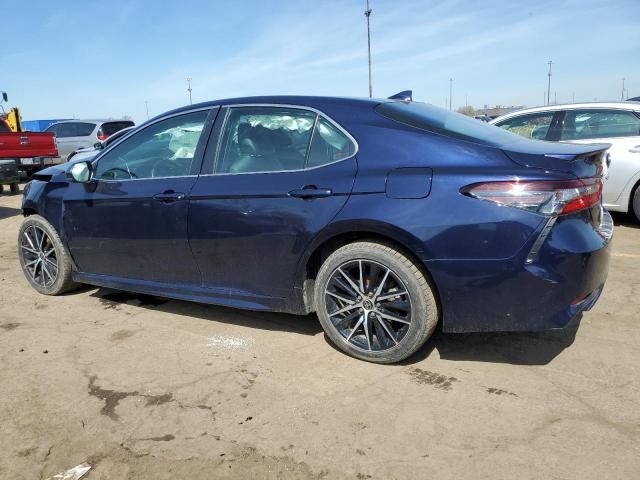 4T1G11AK0MU469326 - 2021 TOYOTA CAMRY SE BLUE photo 2