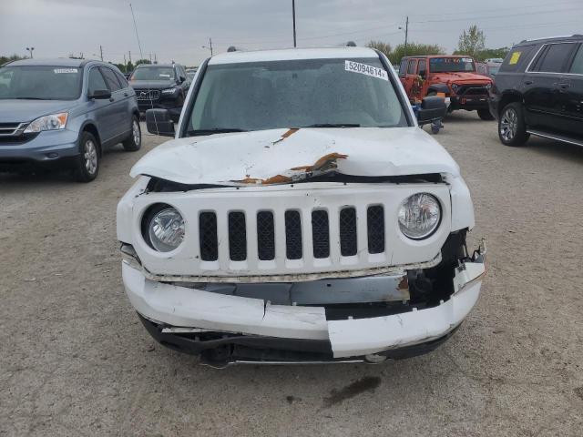 1C4NJPFA2GD561332 - 2016 JEEP PATRIOT LATITUDE WHITE photo 5