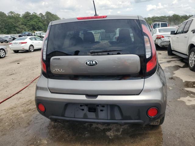 KNDJN2A22H7488890 - 2017 KIA SOUL GRAY photo 6