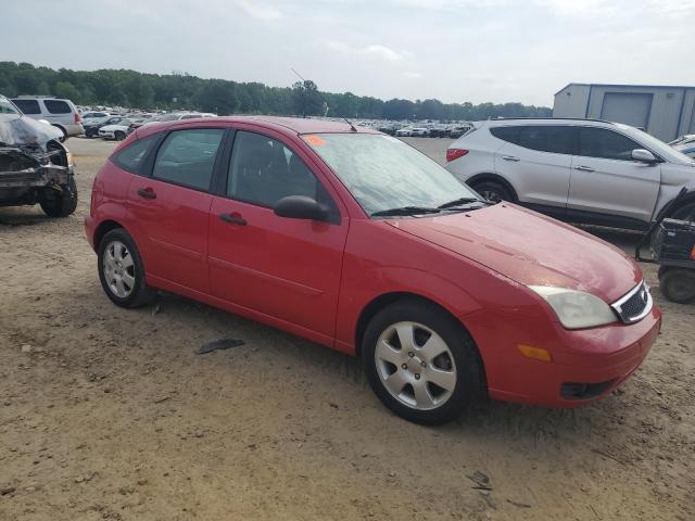 3FAFP37N25R155042 - 2005 FORD FOCUS ZX5 RED photo 4