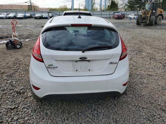 3FADP4EJ8DM157676 - 2013 FORD FIESTA SE WHITE photo 6