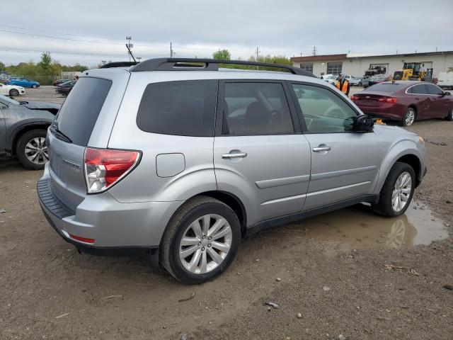 JF2SHAFC2DH434471 - 2013 SUBARU FORESTER LIMITED SILVER photo 3