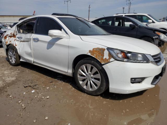 1HGCR3F84FA018037 - 2015 HONDA ACCORD EXL WHITE photo 4