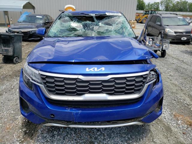 KNDEPCAA3P7377613 - 2023 KIA SELTOS LX BLUE photo 5