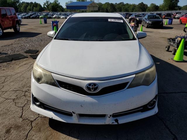 4T1BF1FK6DU668210 - 2013 TOYOTA CAMRY L WHITE photo 5