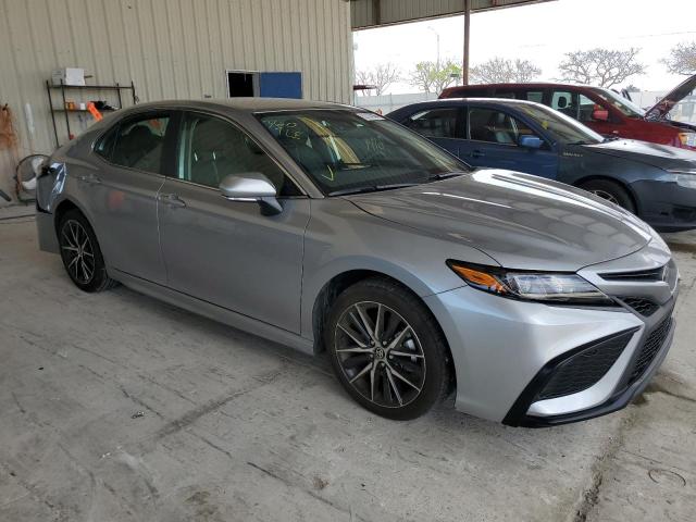 4T1G11AK2RU878189 - 2024 TOYOTA CAMRY SE NIGHT SHADE SILVER photo 4