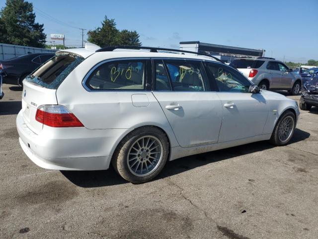 WBAPT73569CX02502 - 2009 BMW 535 XI WHITE photo 3