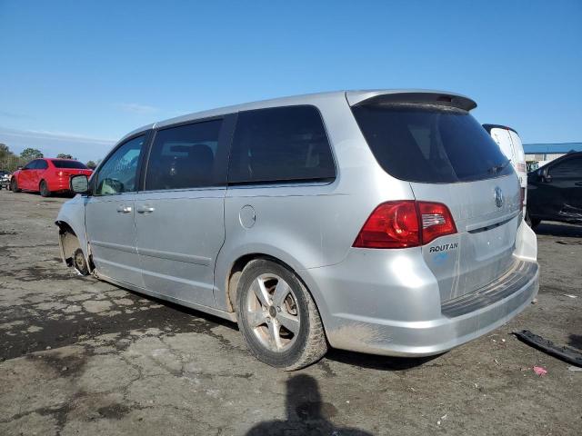 2V8HW34159R558830 - 2009 VOLKSWAGEN ROUTAN SE SILVER photo 3