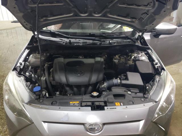 3MYDLBZV1GY120961 - 2016 TOYOTA SCION IA SILVER photo 11