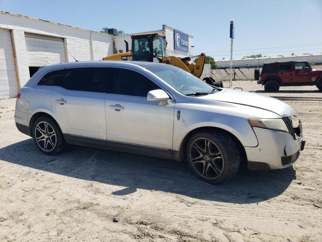 2LMHJ5AT7BBJ50923 - 2011 LINCOLN MKT SILVER photo 4