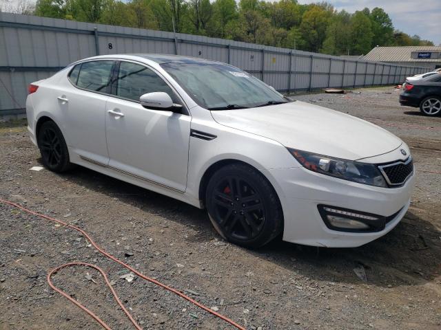 5XXGR4A63DG128350 - 2013 KIA OPTIMA SX WHITE photo 4