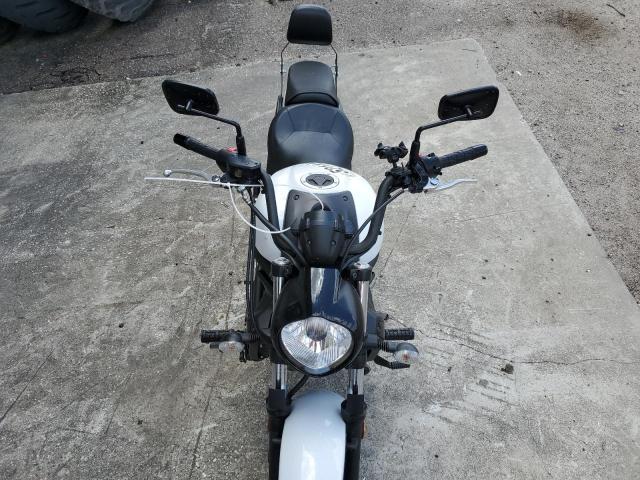 JKAENEC14JDA01474 - 2018 KAWASAKI EN650 C WHITE photo 5