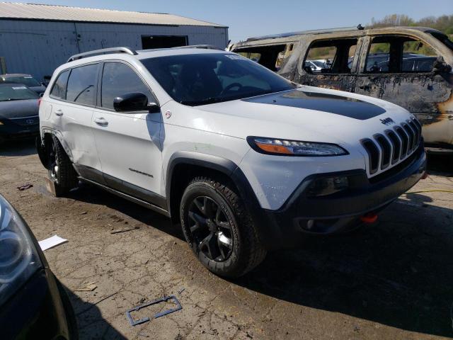 1C4PJMBB2JD619243 - 2018 JEEP CHEROKEE TRAILHAWK WHITE photo 4